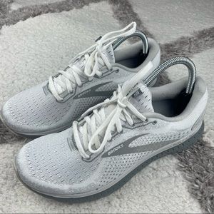 Womens Brooks Shoes
